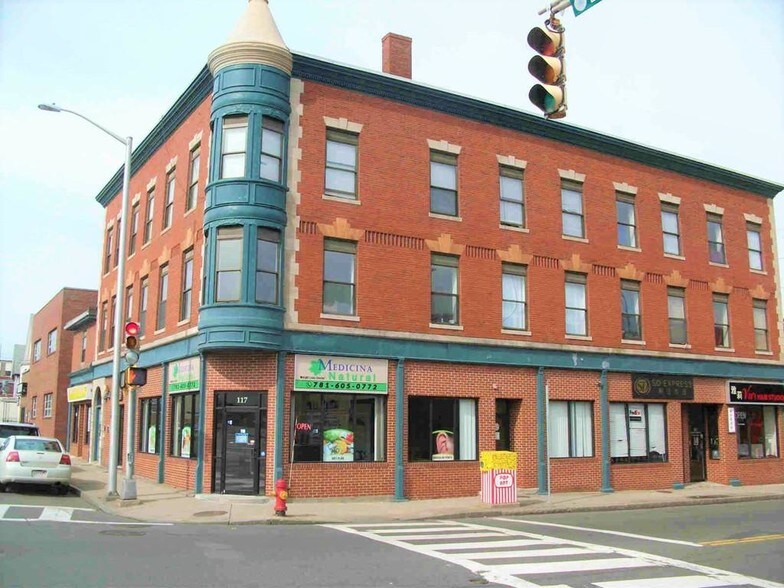 Primary Photo Of 113-121 Ferry St, Malden Storefront Retail Residential For Lease