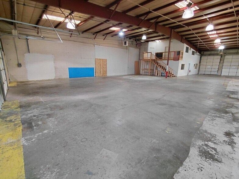 More Photos Of 6709-6711 W 58th Pl, Arvada Warehouse For Lease