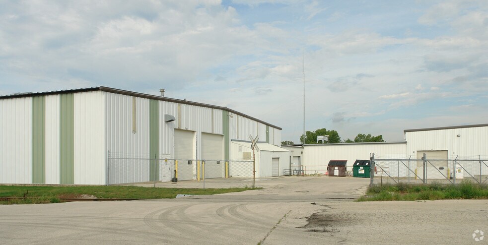 More Photos Of 2425 Hutson Rd, Green Bay Manufacturing For Sale