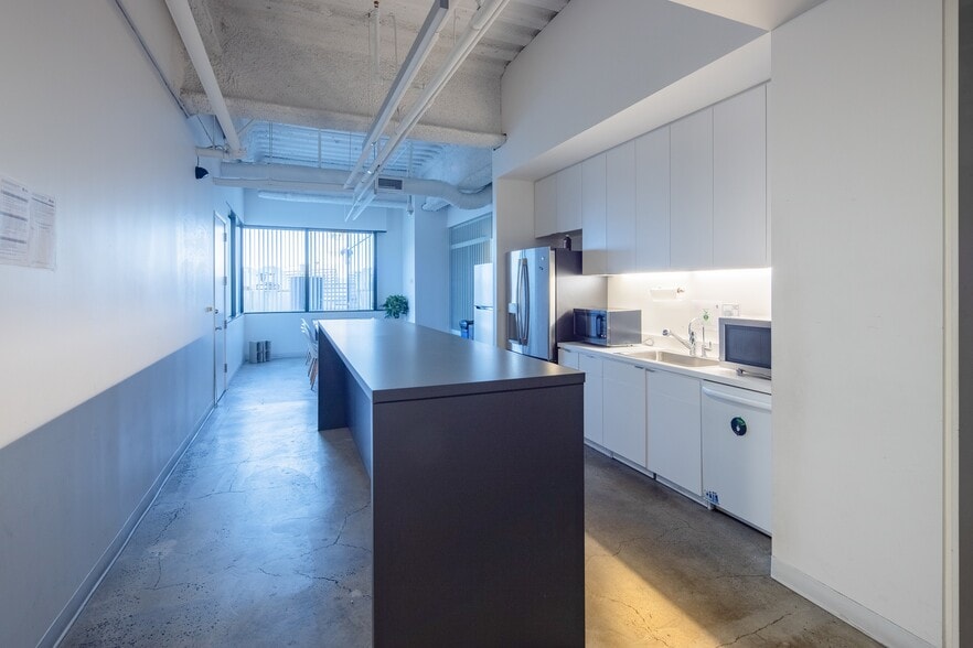 More Photos Of 7920 W Sunset Blvd, Los Angeles Office For Sale