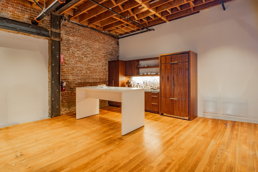 Primary Photo Of 646-654 N Spring St, Los Angeles Loft Creative Space For Lease