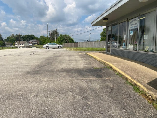 Primary Photo Of 6 W Hempfield Dr, Irwin Medical For Lease