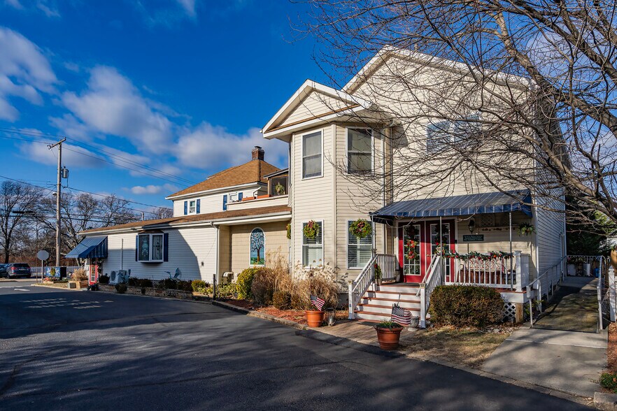 More Photos Of 147-155 Church St, Belford Storefront Retail Residential For Sale