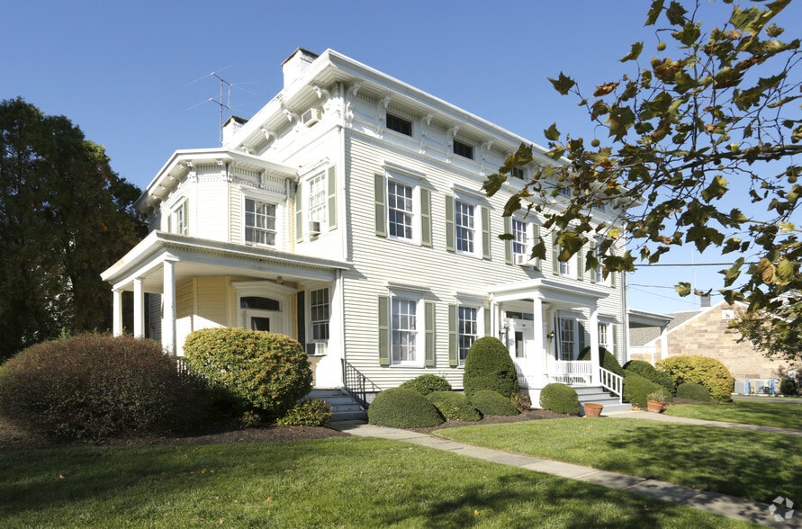 More Photos Of 63 W Main St, Freehold Office For Lease