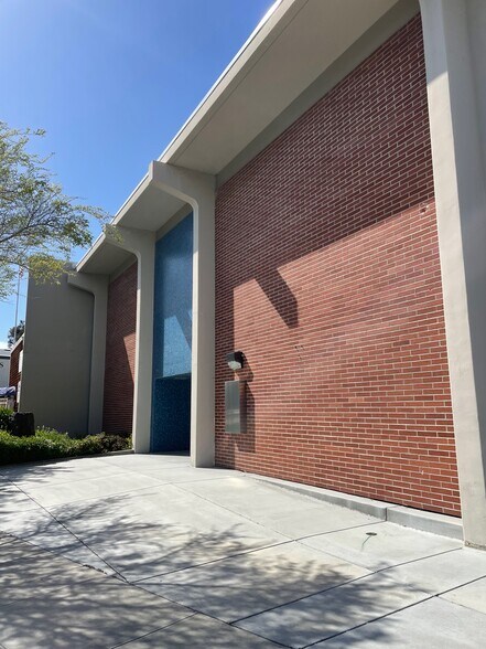 More Photos Of 3939 San Pablo Dam Rd, El Sobrante Bank For Lease
