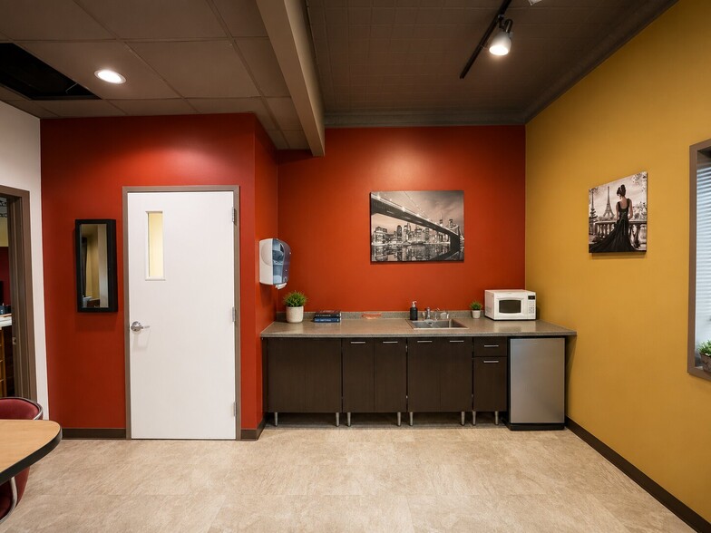 More Photos Of 346 Clinton St, Binghamton Storefront Retail Office For Sale