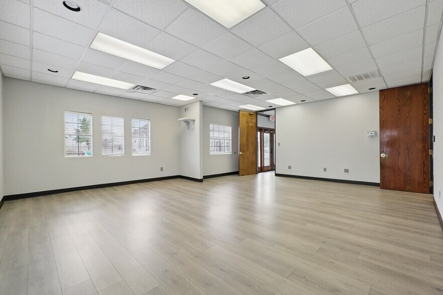 More Photos Of 5152 Village Creek Dr, Plano Office For Lease