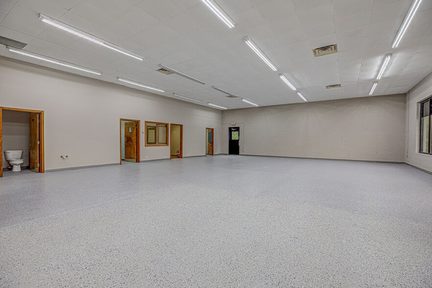 More Photos Of 4420 S Dixie Hwy, Franklin Office For Sale