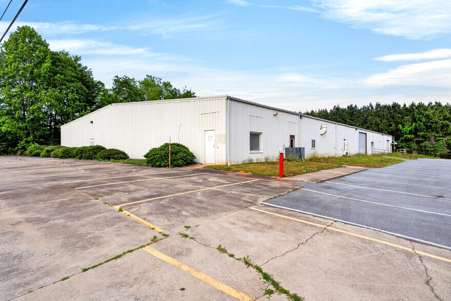 More Photos Of 373 Huntington Rd, Gaffney Warehouse For Lease