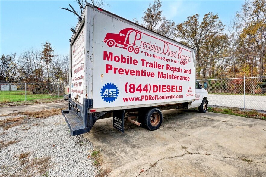 More Photos Of 133 W Blue Lick Rd, Shepherdsville Auto Repair For Sale