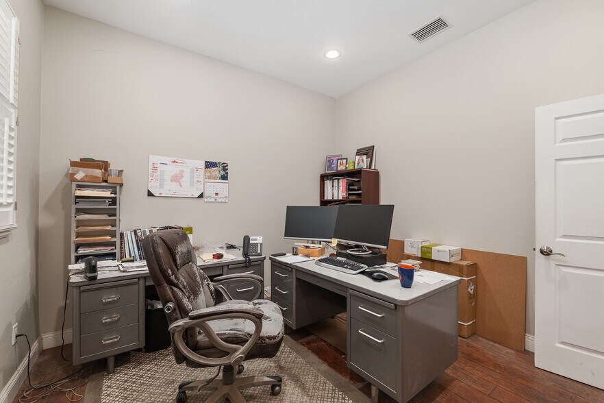 More Photos Of 26509 NW Us-27, High Springs Warehouse For Sale