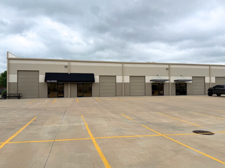 More Photos Of 801 Haines Dr, Liberty Warehouse For Lease