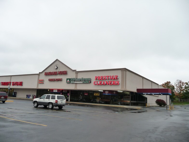 More Photos Of 314 Merchants Dr, Knoxville General Retail For Sale
