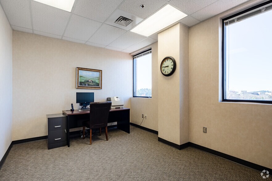 More Photos Of 100 Market Place Blvd, Cartersville Unknown For Lease