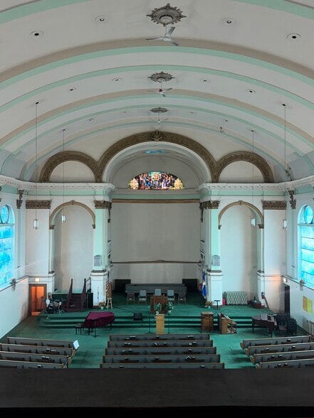 More Photos Of 5001 S Hermitage Ave, Chicago Religious Facility For Sale