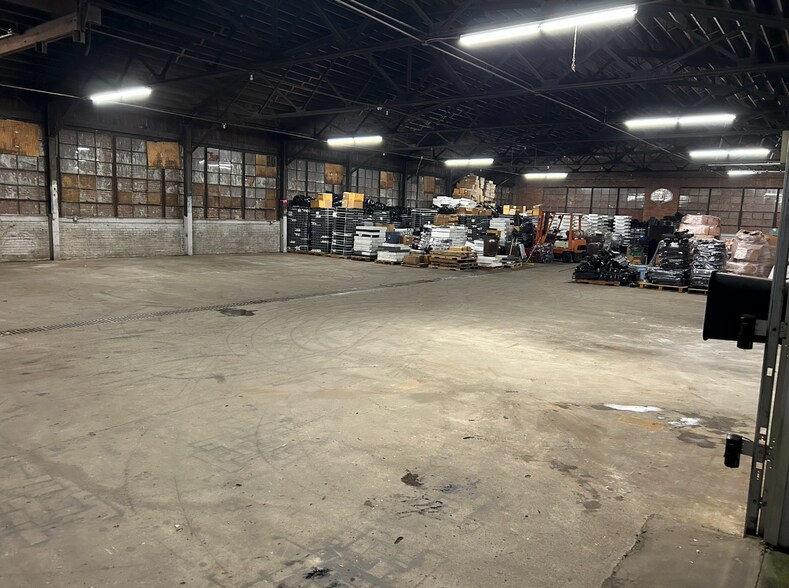 More Photos Of 729 Main St, Kannapolis Warehouse For Sale