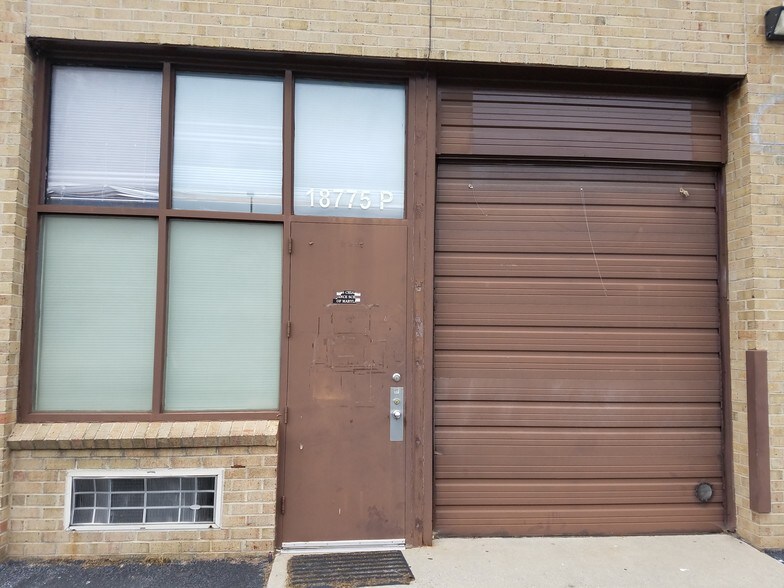 More Photos Of 18775 N Frederick Rd, Gaithersburg Warehouse For Lease