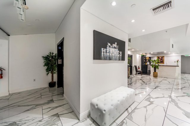 More Photos Of 4225 Crenshaw Blvd, Los Angeles Bar For Lease