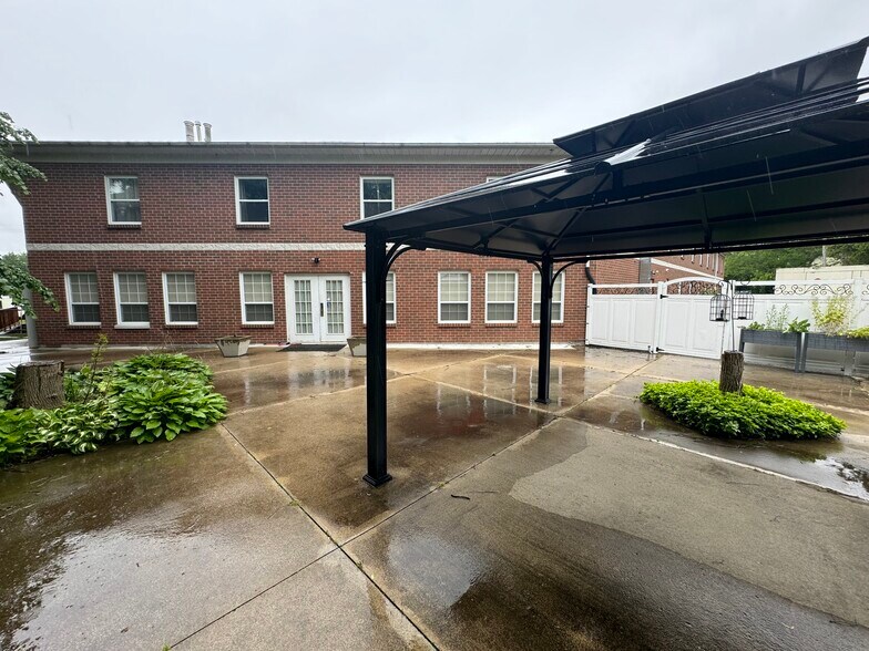 More Photos Of 725 Gibralter St, Norfolk Flex For Sale