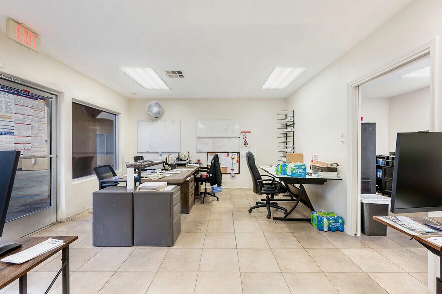 More Photos Of 23601 Avalon Blvd, Carson General Retail For Sale