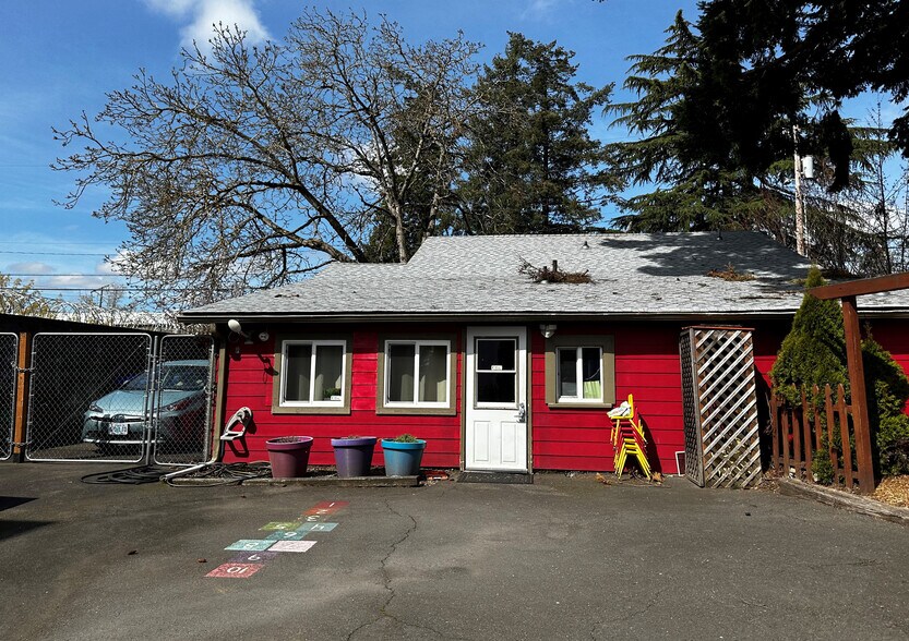 More Photos Of 334 SE 146th Ave, Portland Daycare Center For Sale