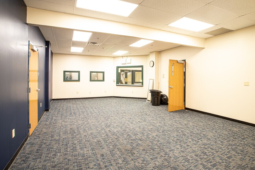 More Photos Of 139 S Main St, Fall River Office For Sale