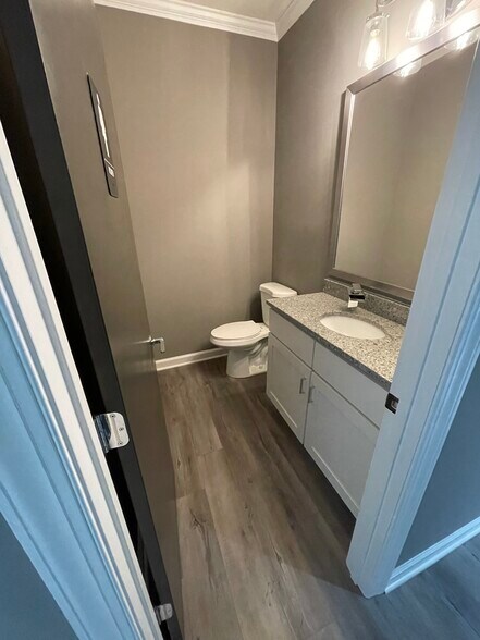 More Photos Of 2782 Waterlick Rd, Lynchburg Flex For Lease