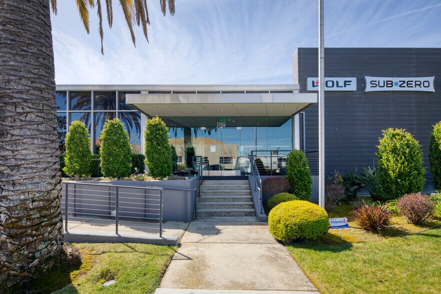 More Photos Of 1755 Rollins Rd, Burlingame Warehouse For Lease