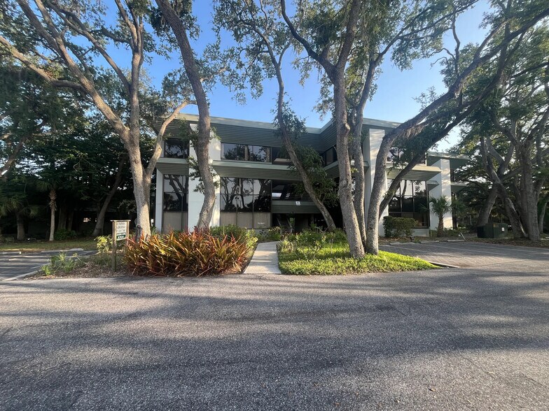 More Photos Of 2477 Stickney Point Rd, Sarasota Office For Sale