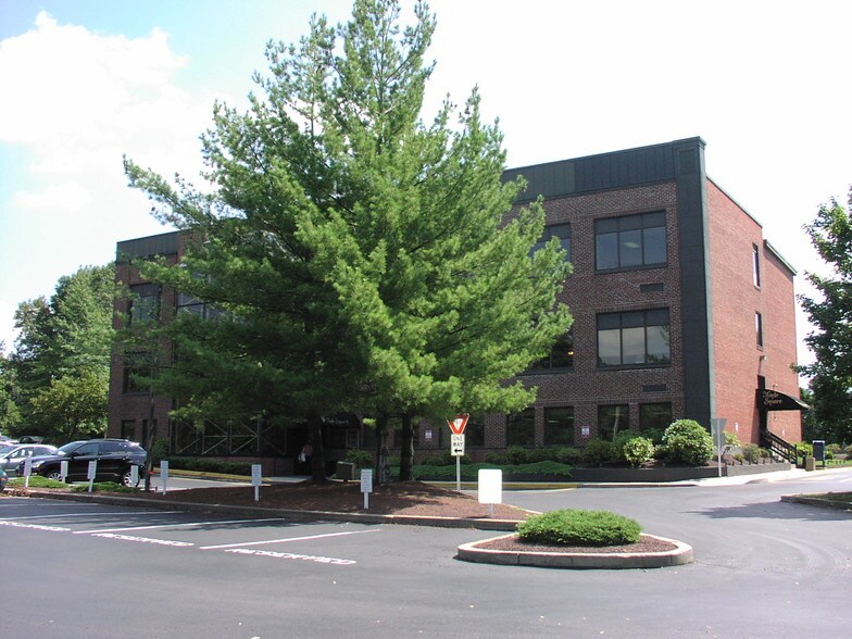 More Photos Of 340 E Maple Ave, Langhorne Office For Lease