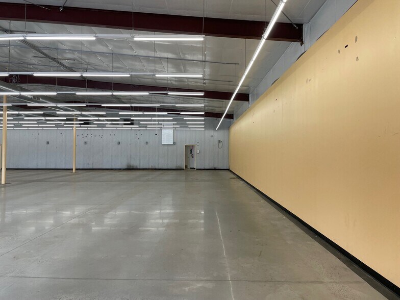 More Photos Of 1823 Virginia Rd, Edenton General Retail For Sale