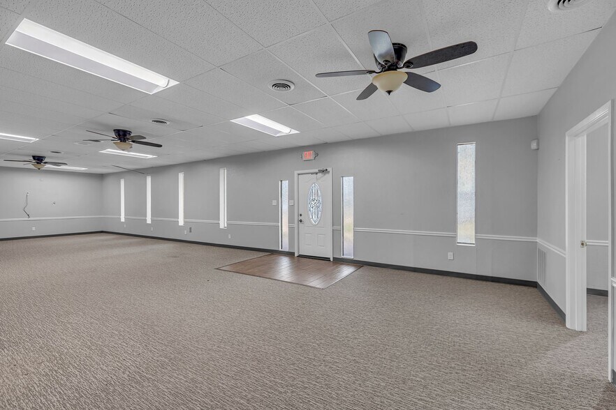 More Photos Of 5704 James Ave, Fort Worth Funeral Home For Sale