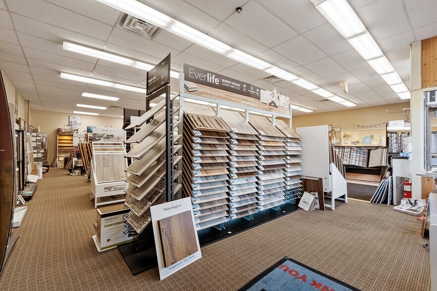 More Photos Of 359 Summer St, Fitchburg Storefront For Sale