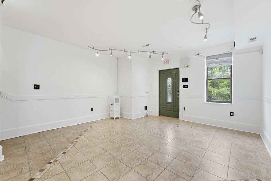 More Photos Of 720 I St SE, Washington Loft Creative Space For Lease