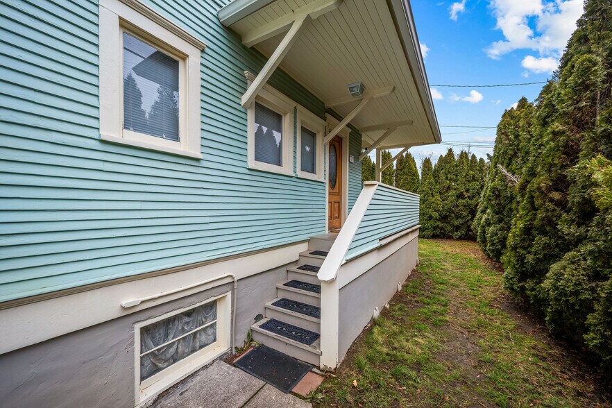 More Photos Of 1006 E Sherman Ave, Coeur d'Alene Apartments For Sale