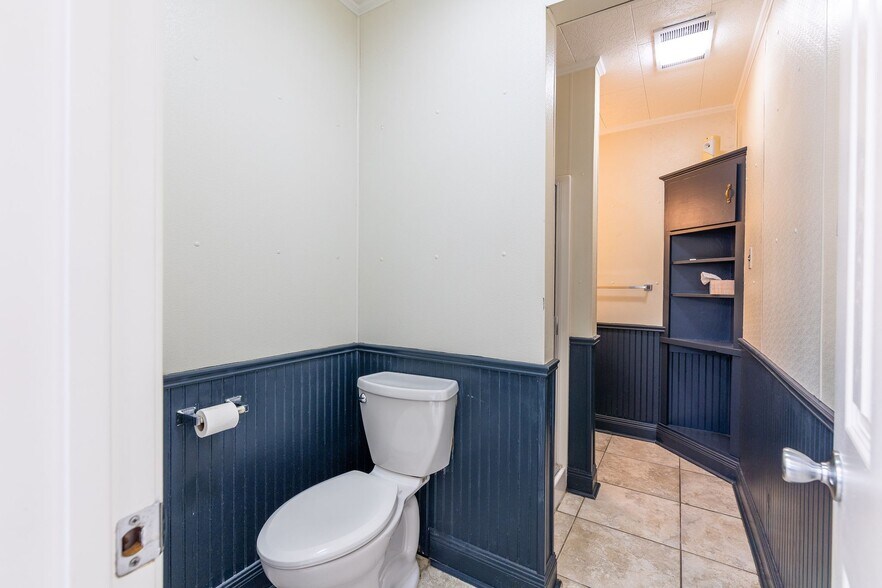 More Photos Of 101 Menard Rd, Houma Light Manufacturing For Lease