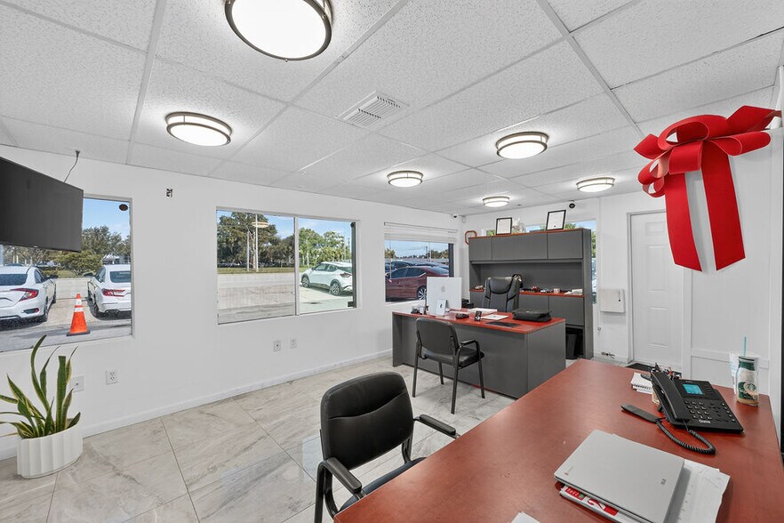 More Photos Of 663 N US Highway 17 92, Longwood Auto Dealership For Lease