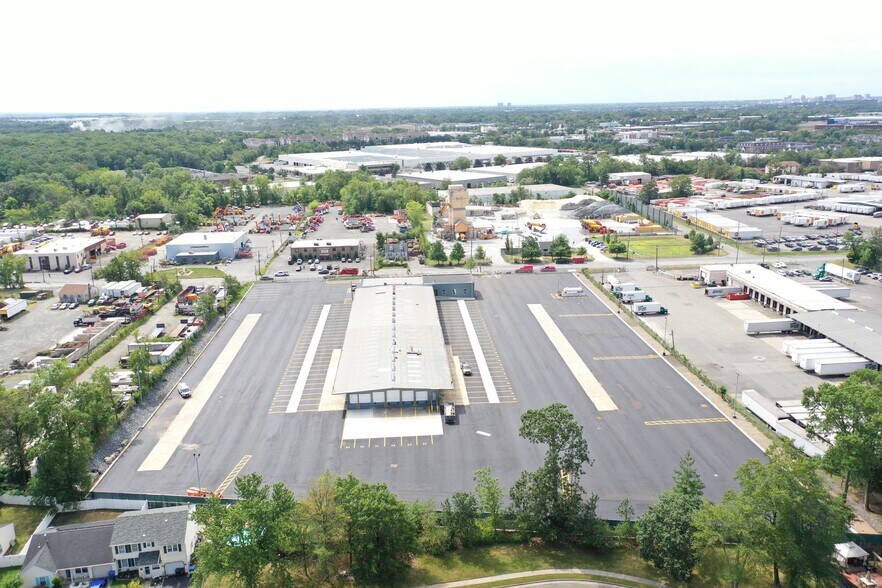 More Photos Of 445 Hollywood Ave, South Plainfield Truck Terminal For Lease
