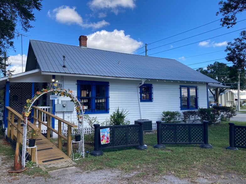 More Photos Of 490 N Spring Garden Ave, Deland Freestanding For Sale
