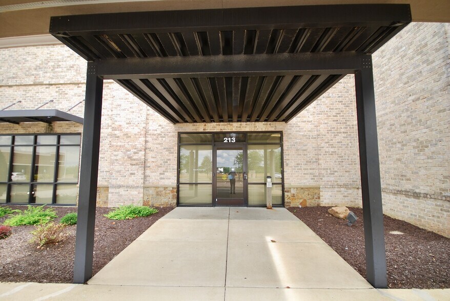 More Photos Of 213-221 Sterling Farm Dr, Jackson Medical For Lease