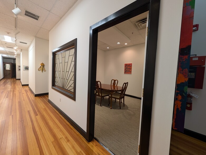 More Photos Of 921 Main St, Lynchburg General Retail For Lease