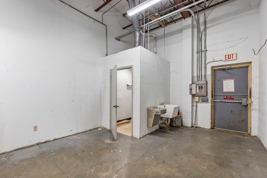 More Photos Of 1213 S Main St, Sikeston Unknown For Lease