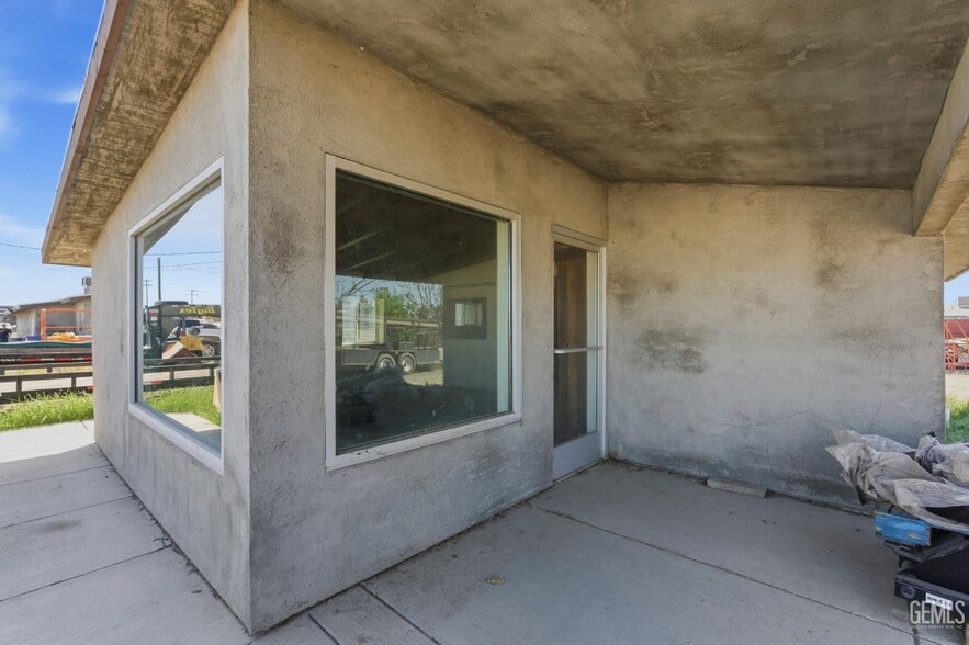 More Photos Of 2800 Patton Way, Bakersfield Specialty For Sale