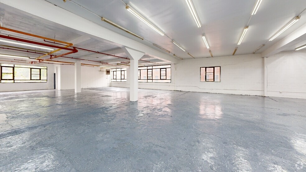 Primary Photo Of 753-755 E 134th St, Bronx Warehouse For Lease