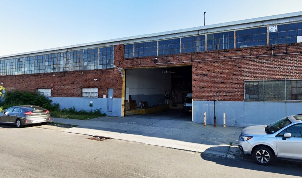 Primary Photo Of 5601 55th Ave, Maspeth Warehouse For Lease