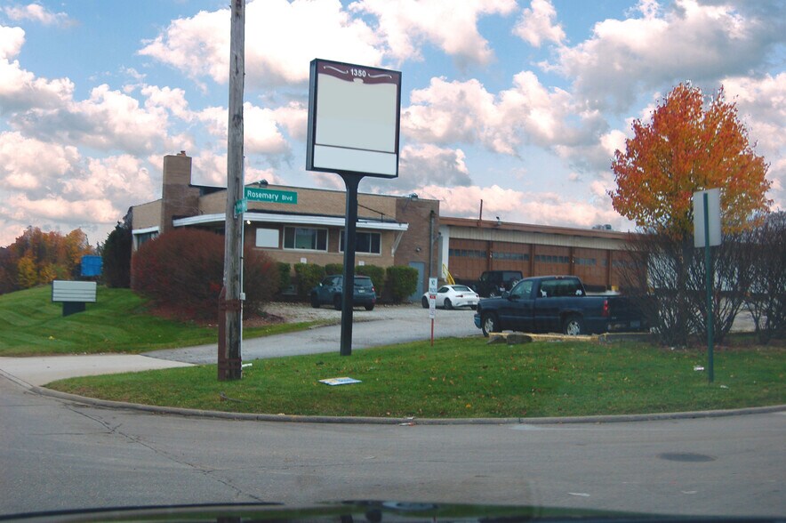More Photos Of 1350 Kelly Ave, Akron Truck Terminal For Sale
