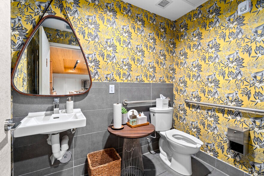 More Photos Of 301 Altara Ave, Coral Gables Apartments For Lease