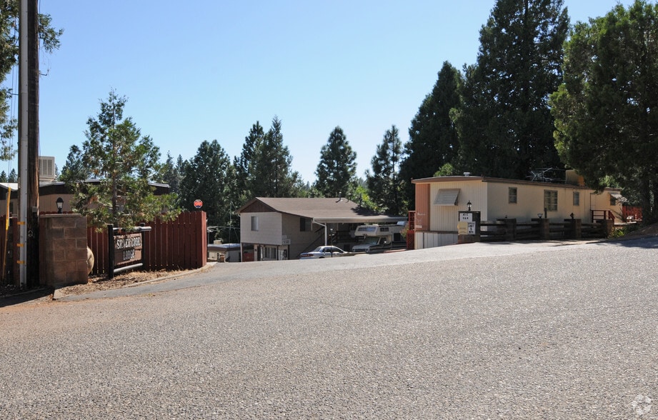 More Photos Of 21 Oak St, Colfax Manufactured Housing Mobile Home Park For Sale