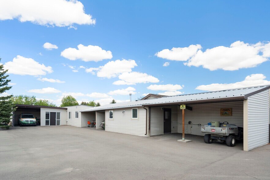 More Photos Of 282063 Twp Rd 224A, Rocky View No 44 Veterinarian Kennel For Sale