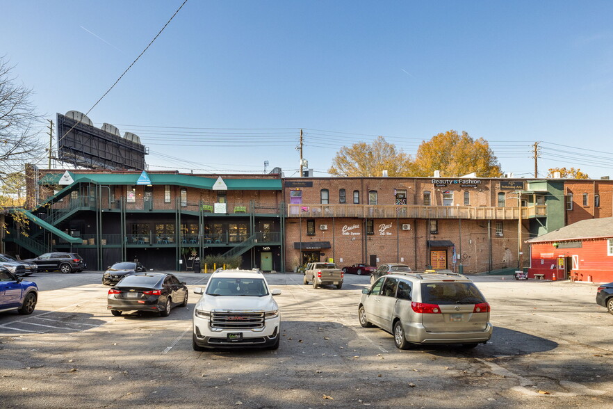 More Photos Of 2287-2293 Peachtree Rd NE, Atlanta Storefront Retail Office For Lease